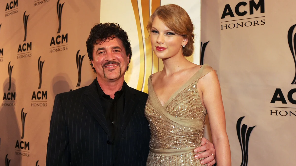 Scott Borchetta and Taylor Swift in 2011